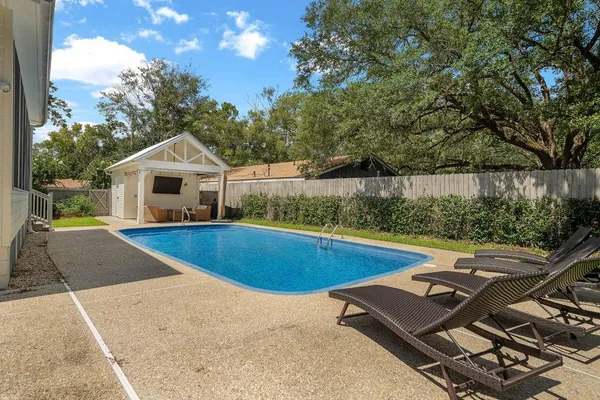 $998,000 | 204 West 15th Avenue, Covington, LA 70433