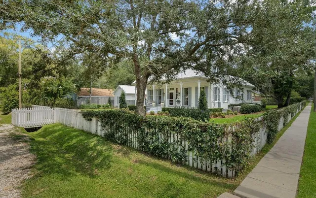 $998,000 | 204 West 15th Avenue, Covington, LA 70433