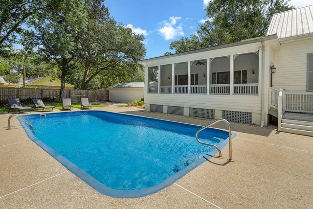 $998,000 | 204 West 15th Avenue, Covington, LA 70433