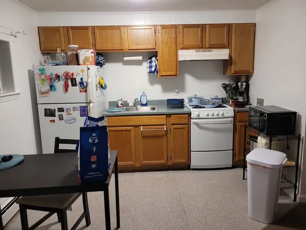 $1,775 | 29 Brown Street, Unit 2, Waltham, MA 02453