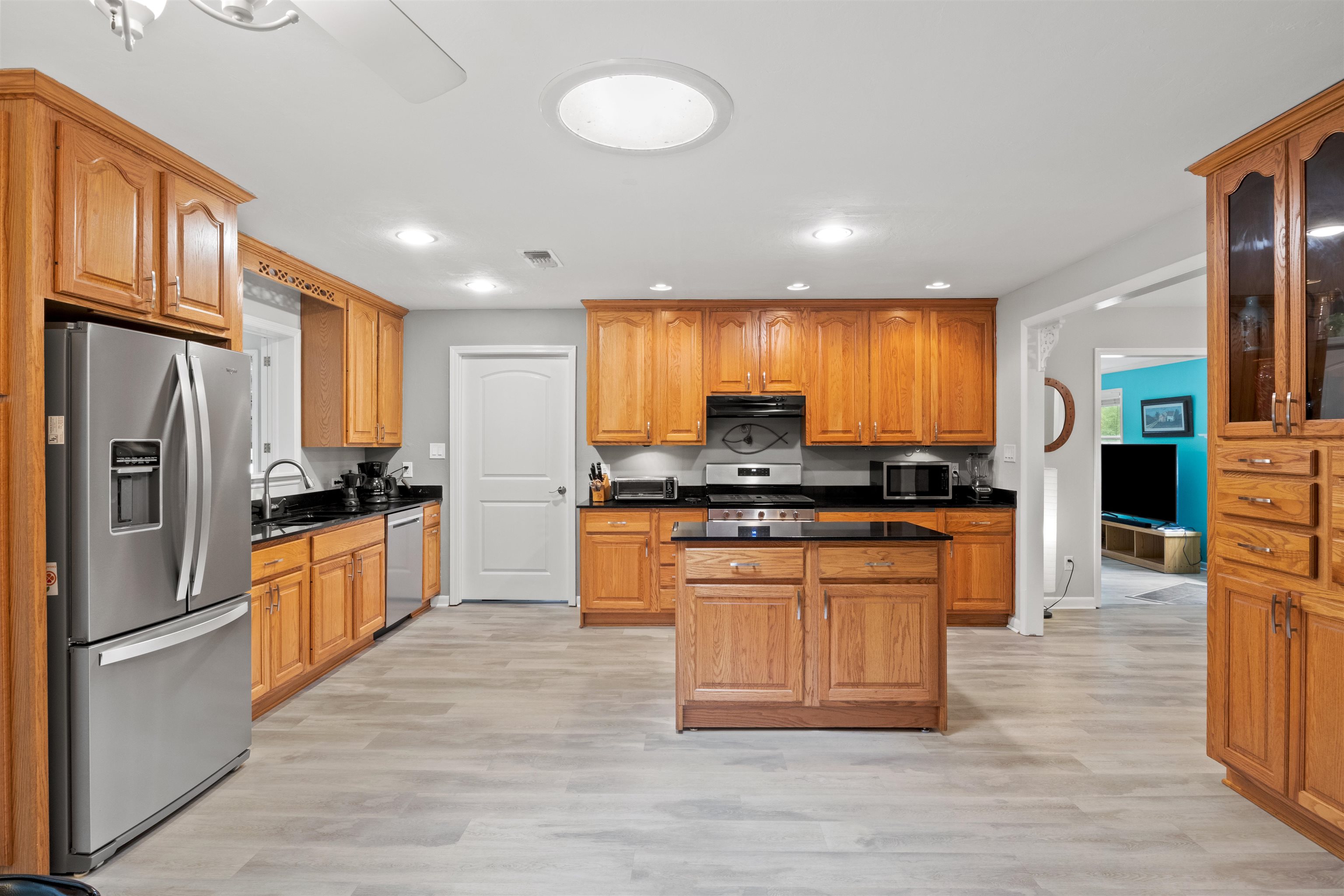 908 Tamarack Avenue Tallahassee, FL 32303 - Photo 3 of 17