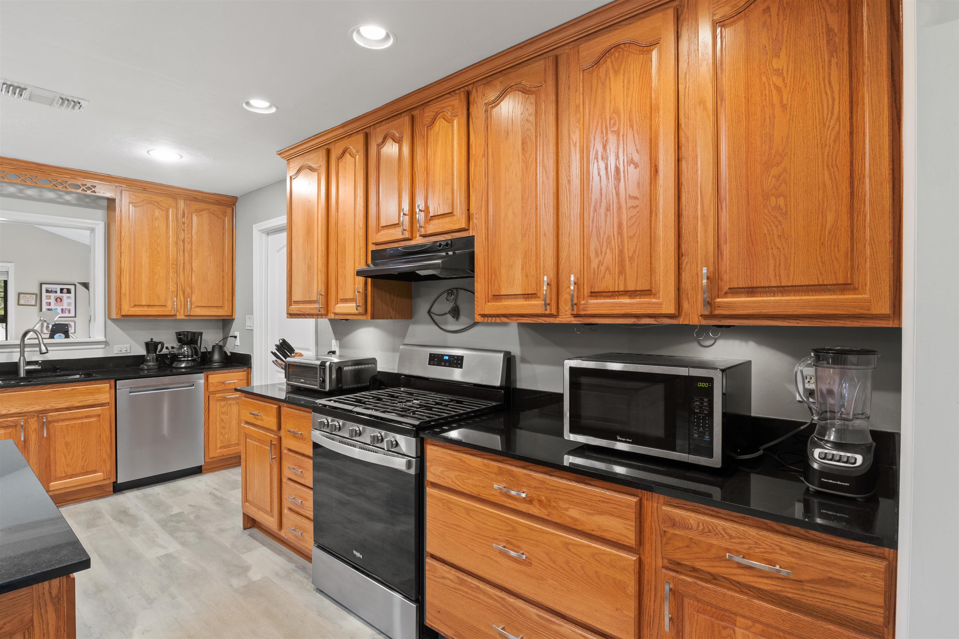 908 Tamarack Avenue Tallahassee, FL 32303 - Photo 4 of 17