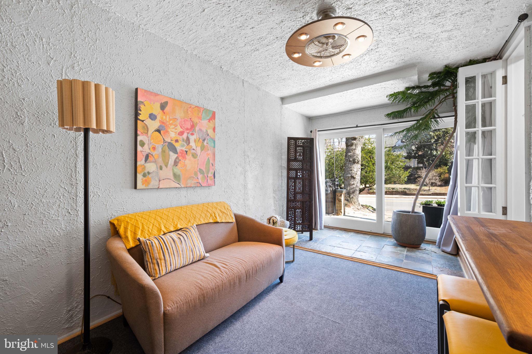 2904 Russell Road Alexandria, VA 22305 - Photo 19 of 52 a living room with furniture and a large window