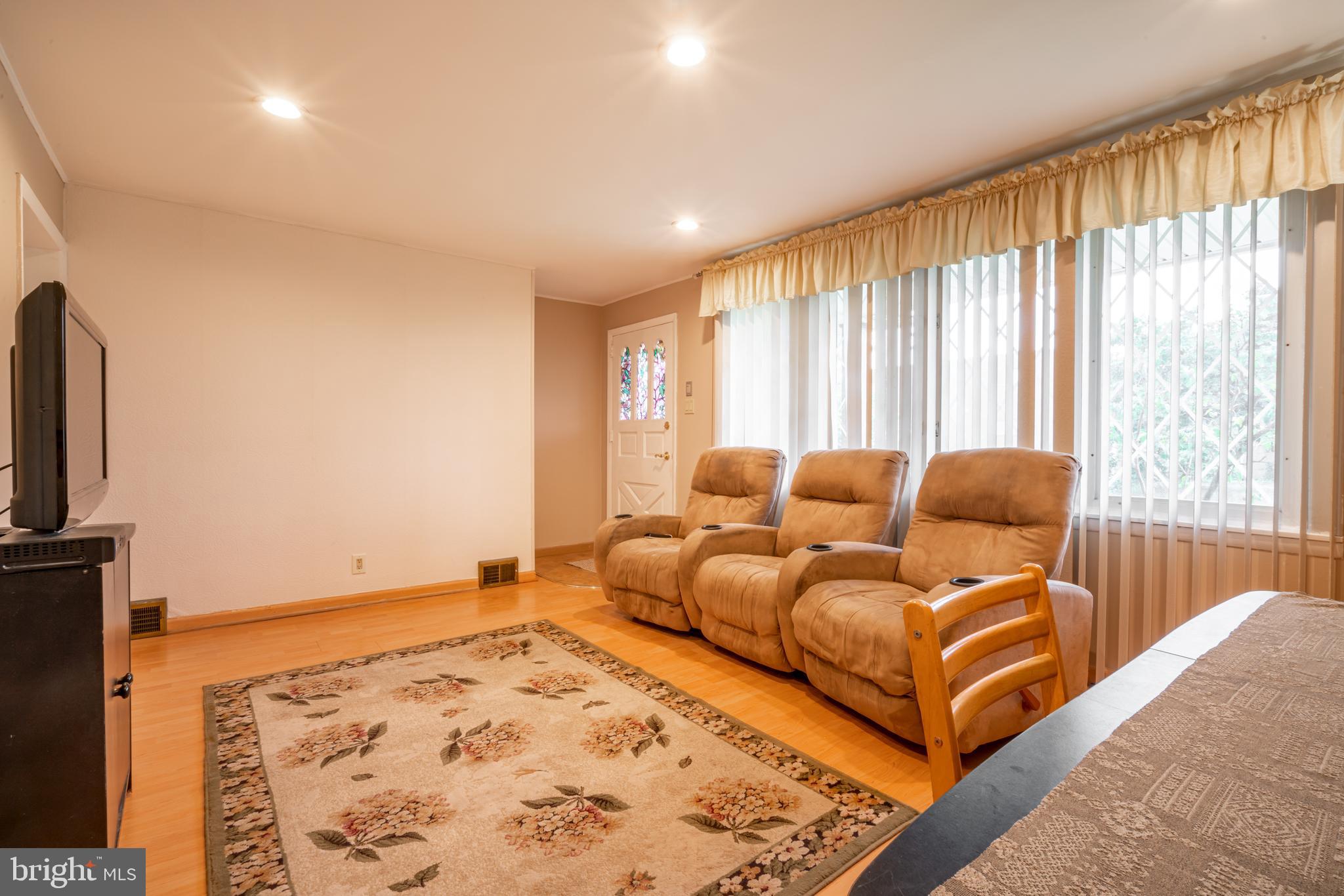 1615 Rhawn Street Philadelphia, PA 19111 - Photo 6 of 30 Gallery Image 6