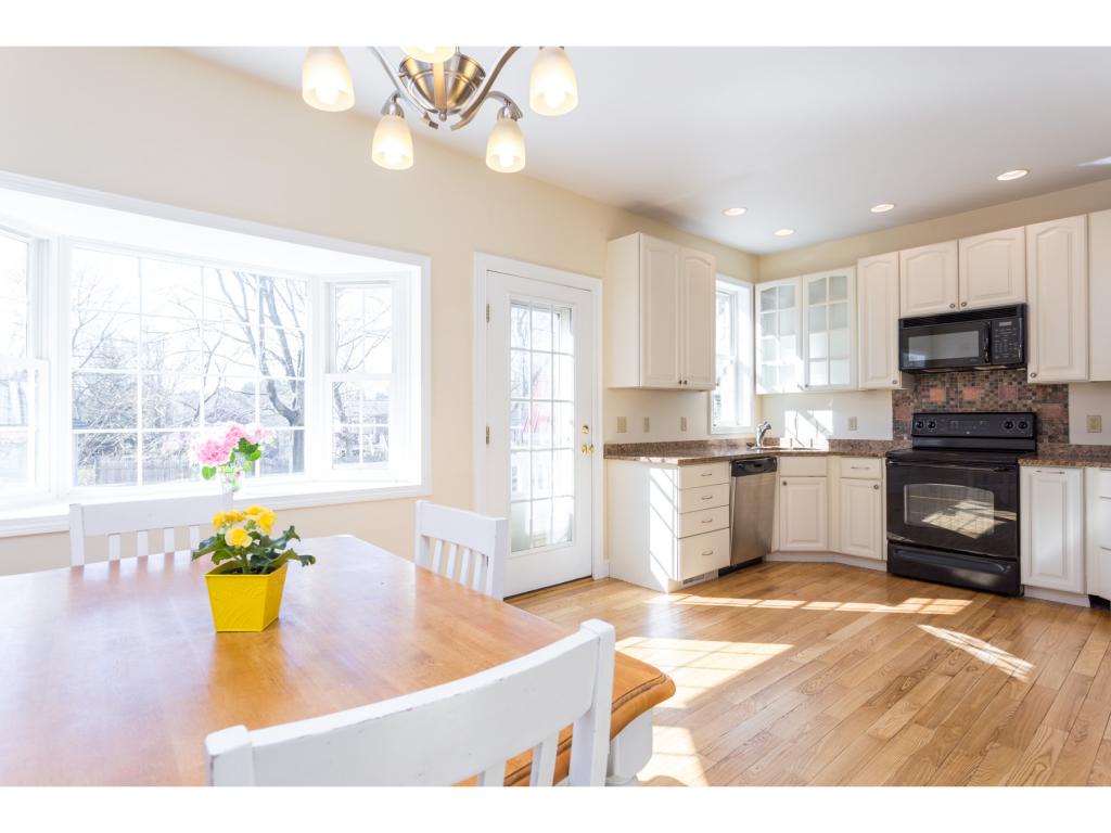 218 Front Street Exeter, NH 03833 - Photo 3 of 31