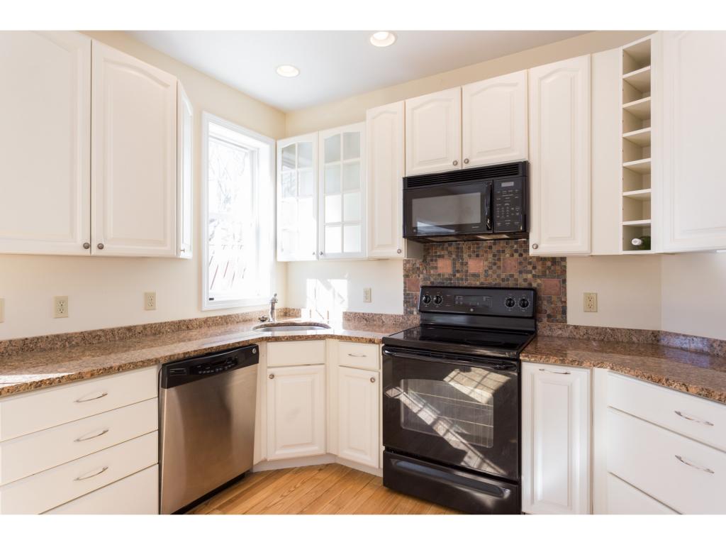 218 Front Street Exeter, NH 03833 - Photo 5 of 31