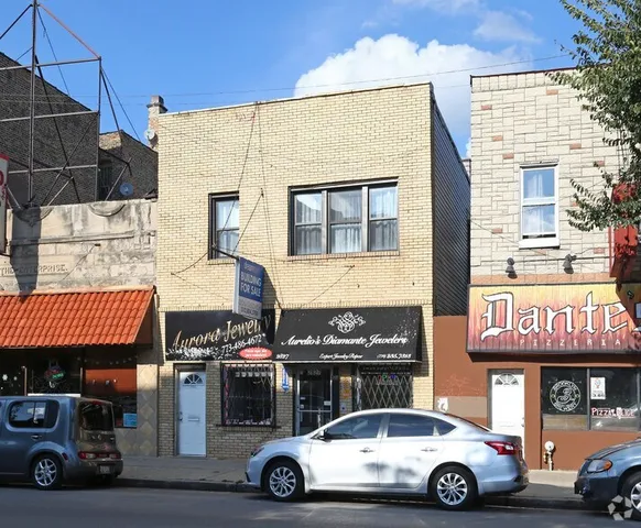$2,600 | 2827 North Milwaukee Avenue, Unit 1, Chicago, IL 60618