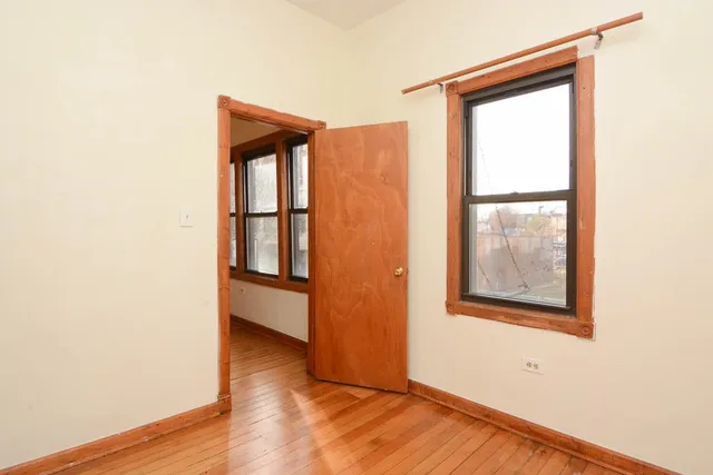 $2,600 | 2827 North Milwaukee Avenue, Unit 1, Chicago, IL 60618