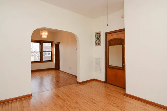 $2,600 | 2827 North Milwaukee Avenue, Unit 1, Chicago, IL 60618