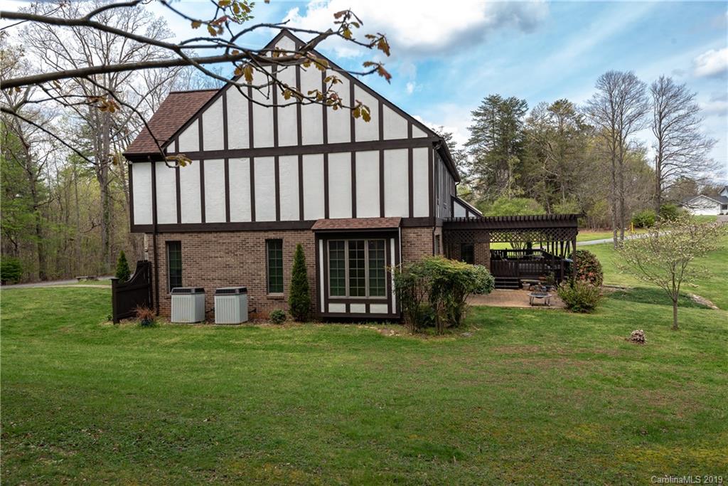 2927 High Peak Road Valdese, NC 28690 - Photo 6 of 48 Gallery Image 6