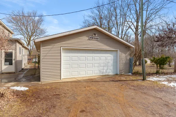 $450,000 | 35553 Highway 43, Paw Paw, MI 49079