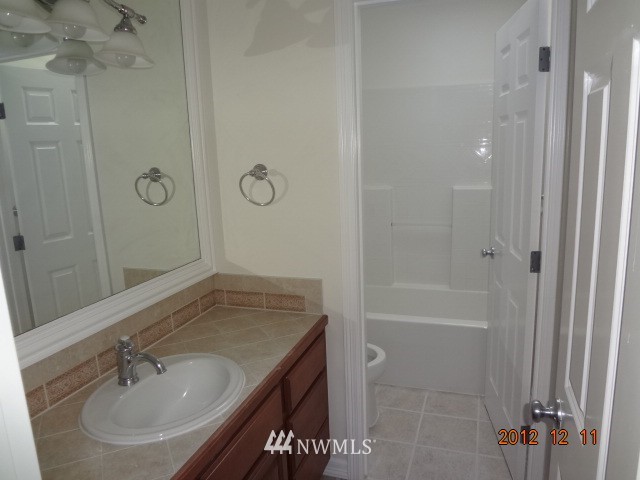 5408 Northeast 13th Street Renton, WA 98059 - Photo 13 of 15
