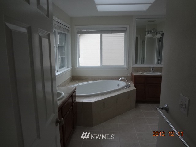 5408 Northeast 13th Street Renton, WA 98059 - Photo 10 of 15