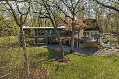 $1,245,000 | 431 Maplewood Drive, Barrington, IL 60010