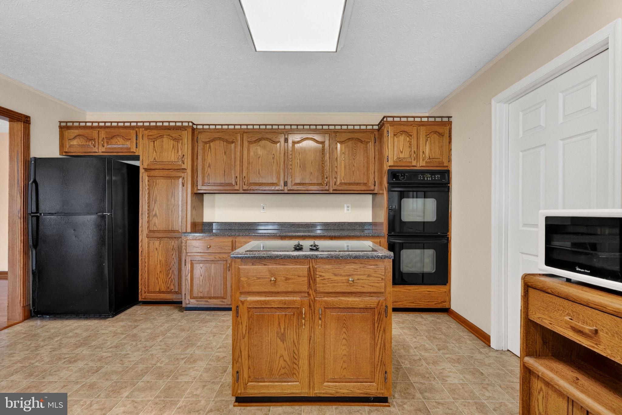 6315 Ida Road Stanley, VA 22851 - Photo 17 of 83 Eat In Kitchen with Dining Area