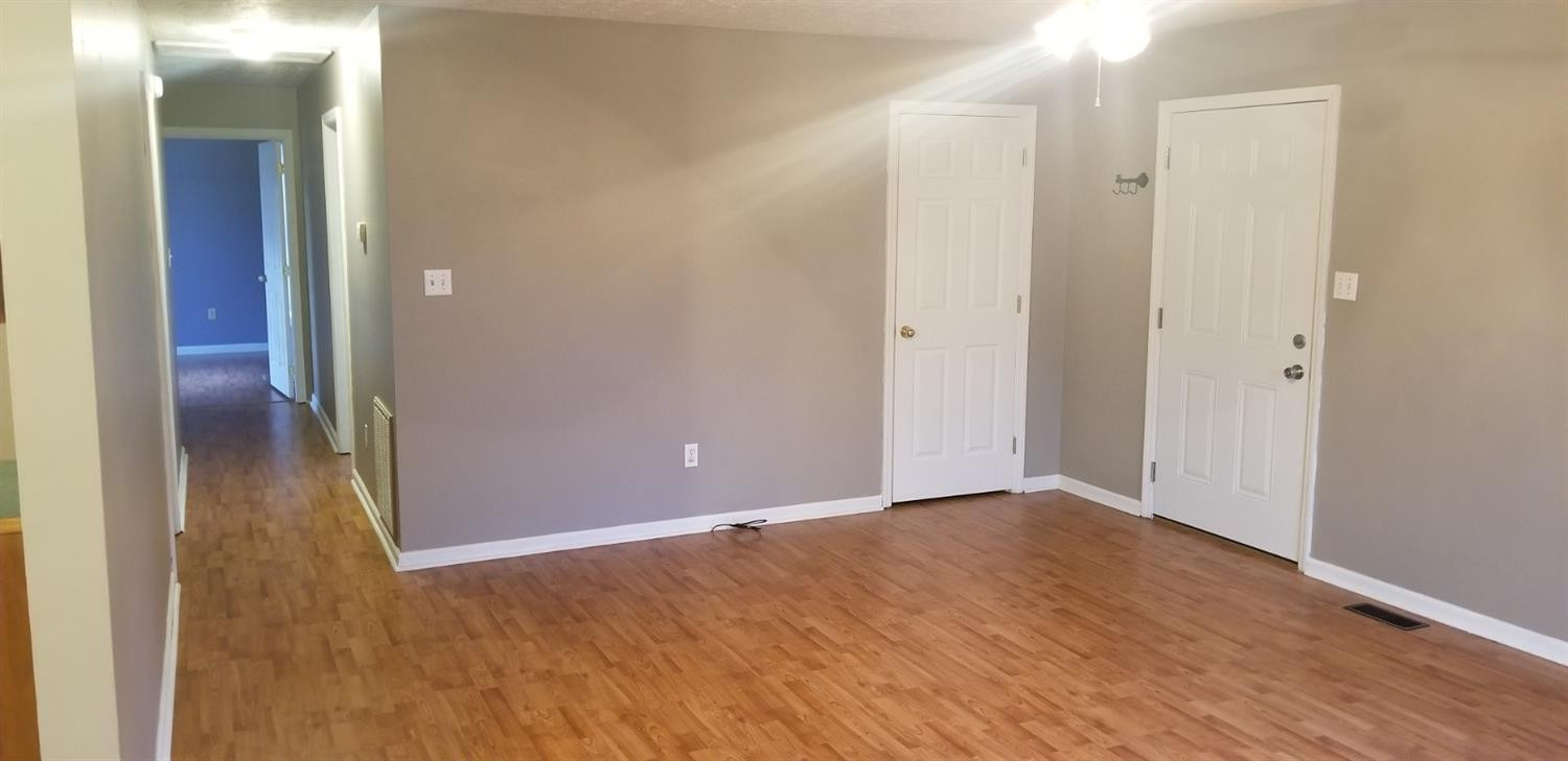 141 Mathis Lane McKee, KY 40447 - Photo 4 of 18 Listing Photo