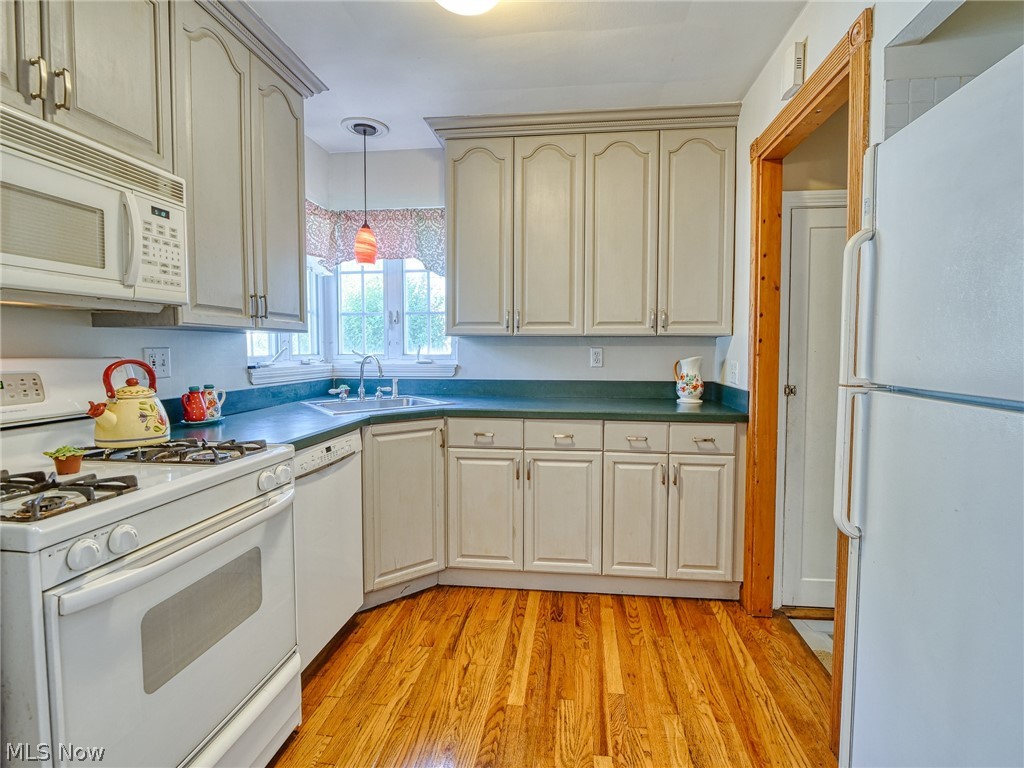 15834 Munn Road Cleveland, OH 44111 - Photo 5 of 21 Gallery Image 5