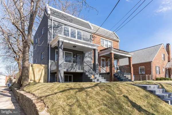 $2,800 | 3326 12th Street Southeast, Washington, DC 20032