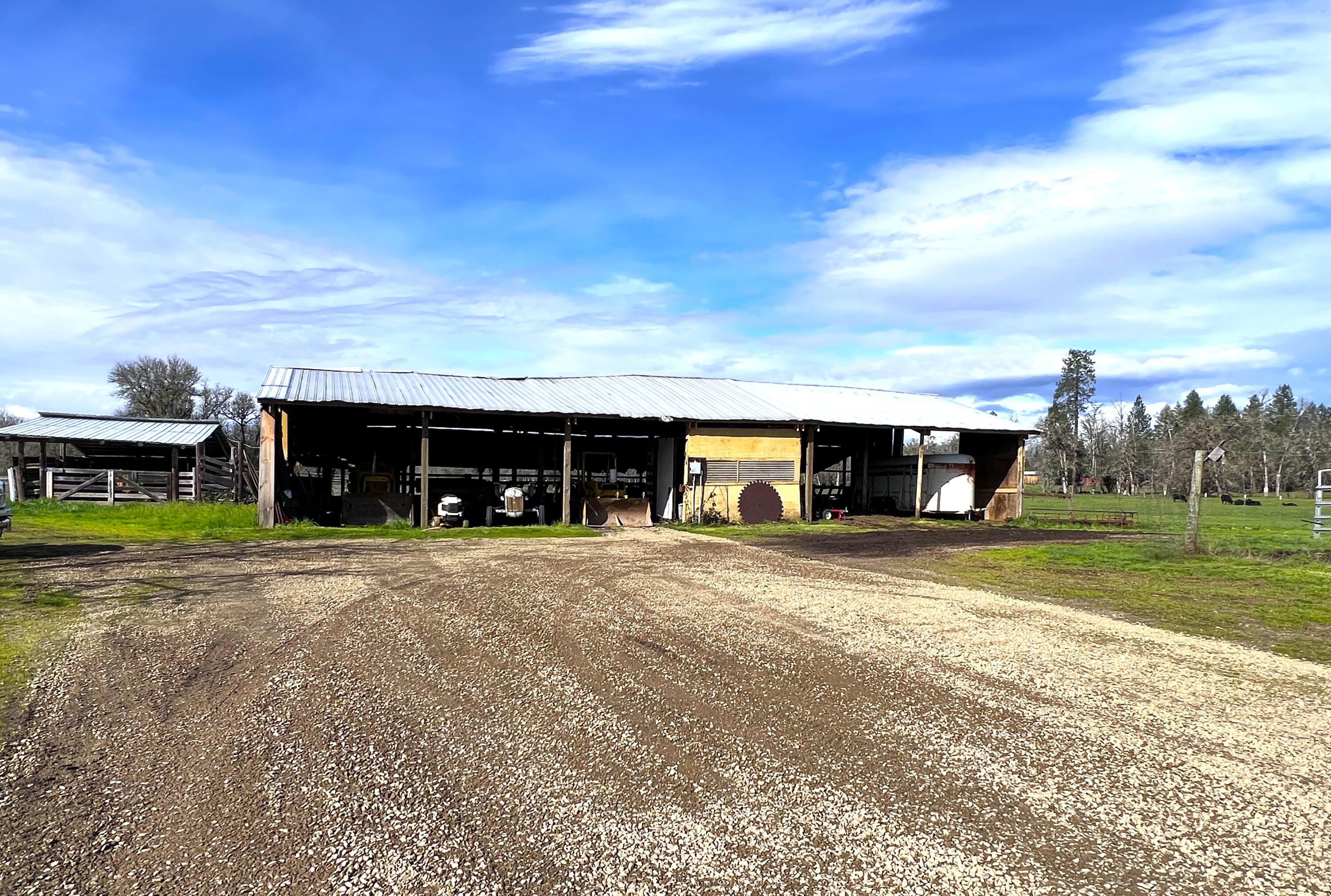620 Dick George Road Cave Junction, OR 97523 - Photo 57 of 123 Pole barn