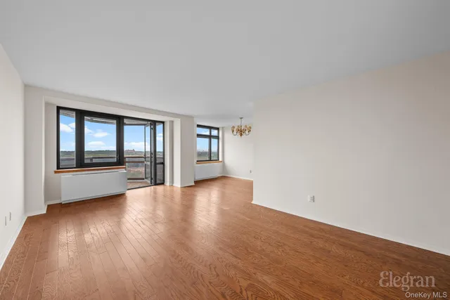 $925,000 | 11201 Queens Boulevard, Unit 16F | Forest Hills