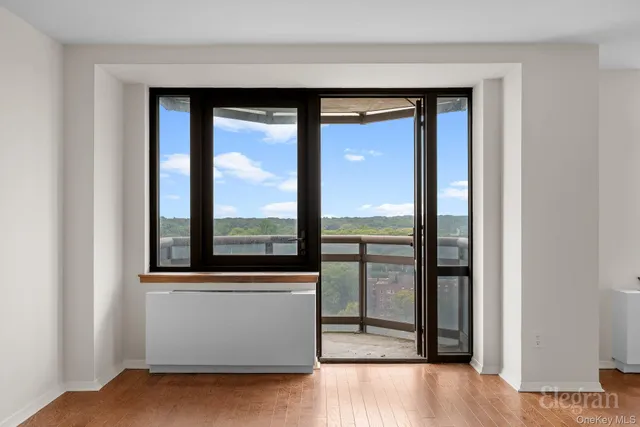 $925,000 | 11201 Queens Boulevard, Unit 16F | Forest Hills