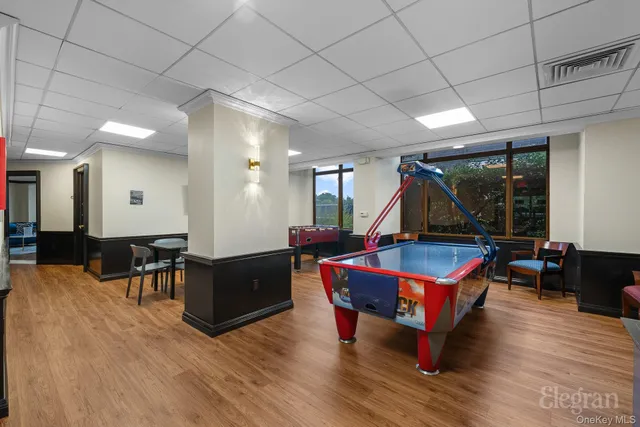 $925,000 | 11201 Queens Boulevard, Unit 16F | Forest Hills