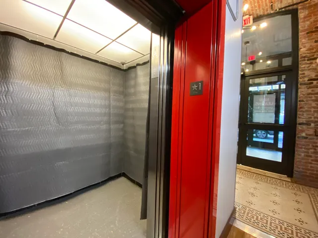 $2,221 | 83 Hanover Street, Unit 203, Manchester, NH 03101