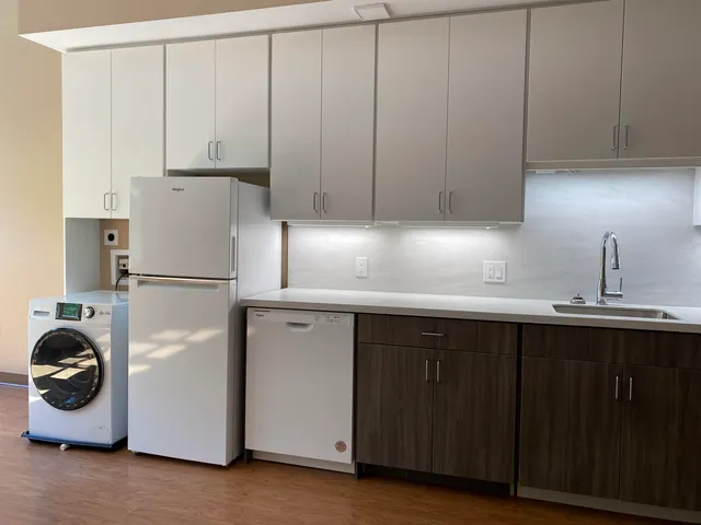 $2,221 | 83 Hanover Street, Unit 203, Manchester, NH 03101