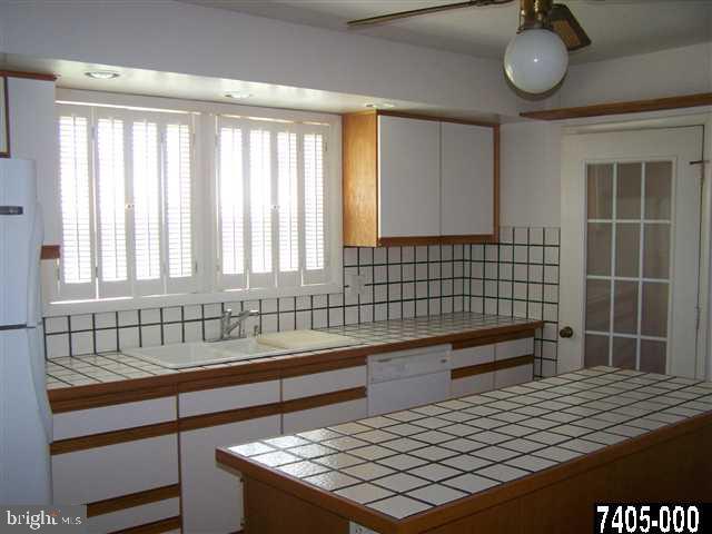 665 Grove Road Red Lion, PA 17356 - Photo 9 of 35