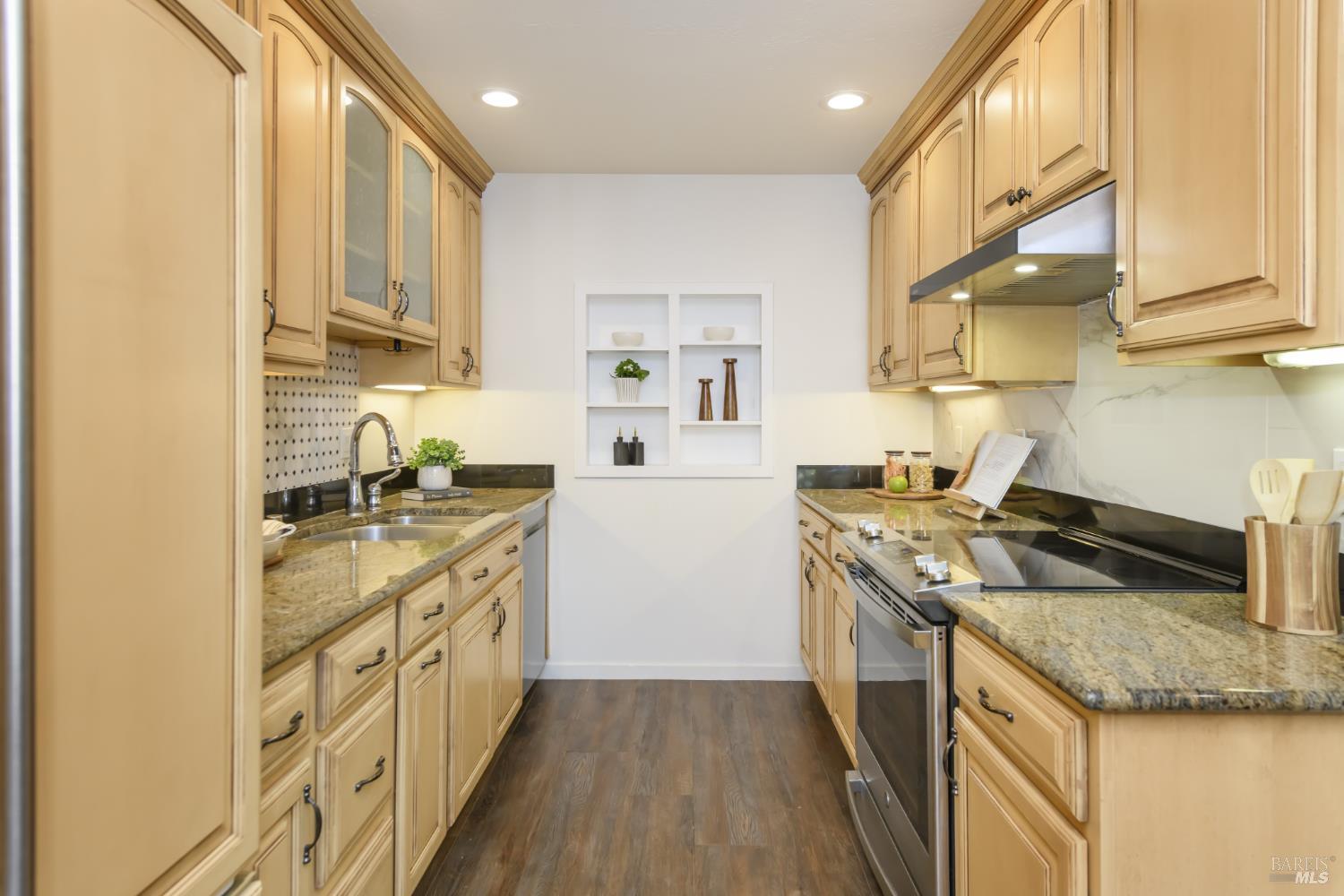 29 Forest Lane San Rafael, CA 94903 - Photo 2 of 33