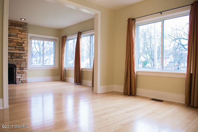 1322 Reed Street Kalamazoo, MI 49001 - Photo 3 of 26 DSC_0989