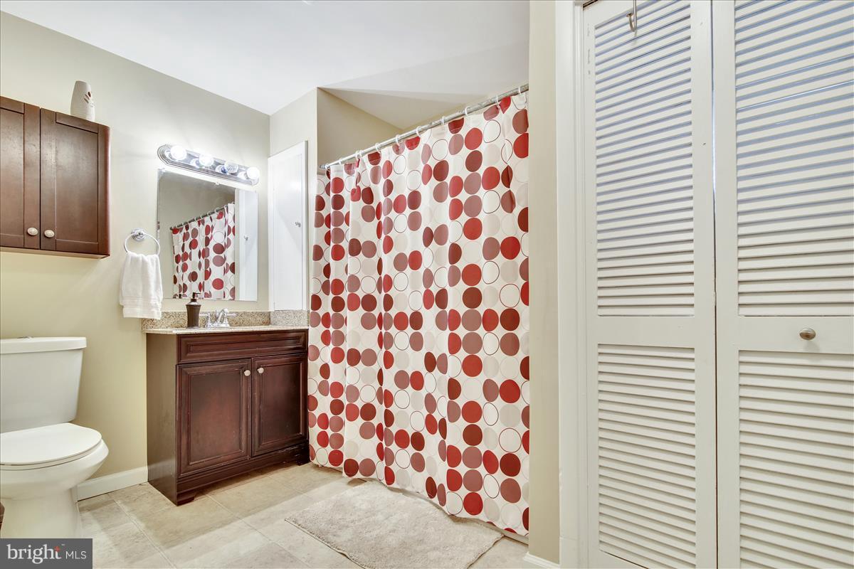 24425 Ridge Road Damascus, MD 20872 - Photo 11 of 30 Bath (Master)