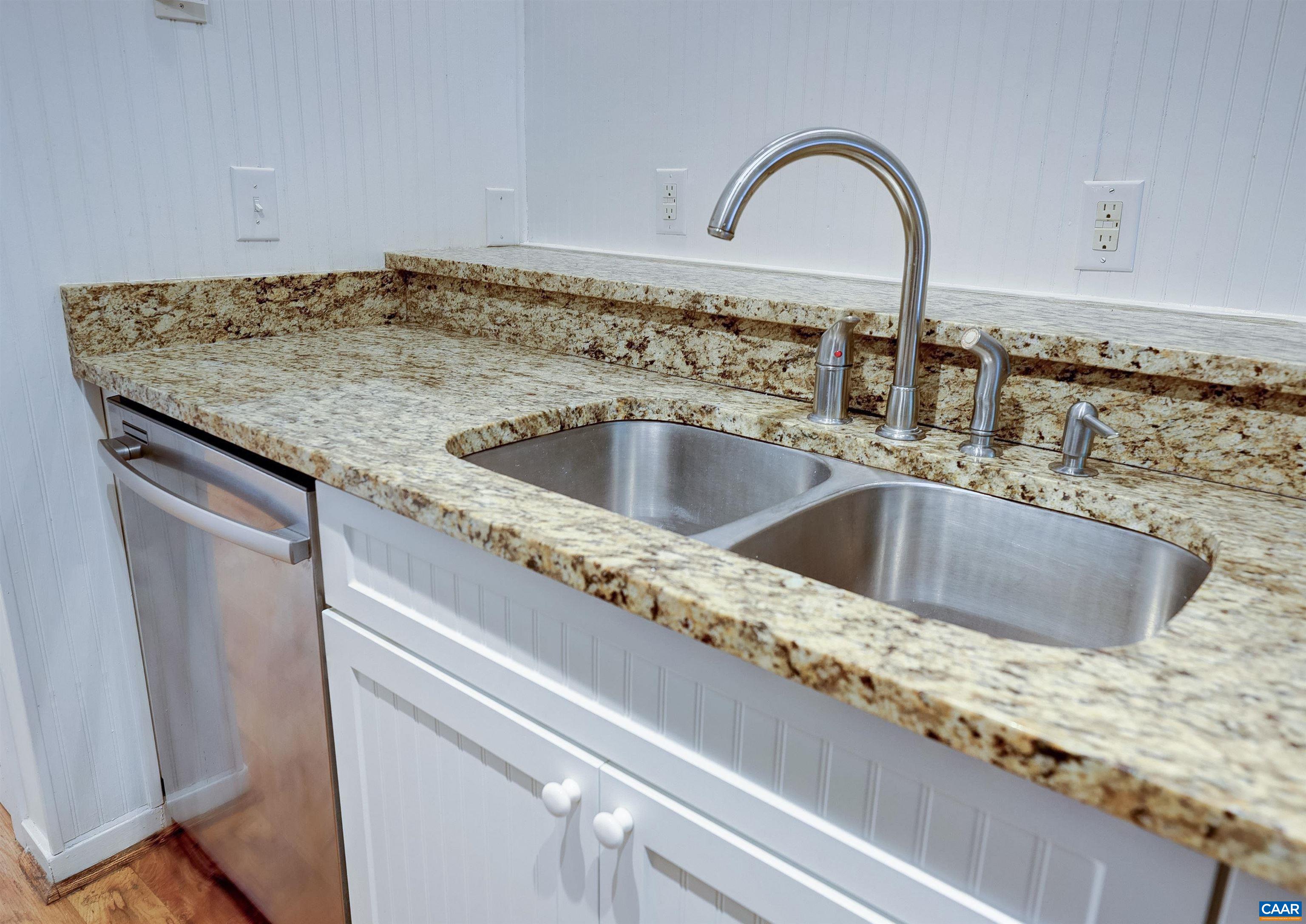 1296 Maple View Drive Charlottesville, VA 22902 - Photo 9 of 35