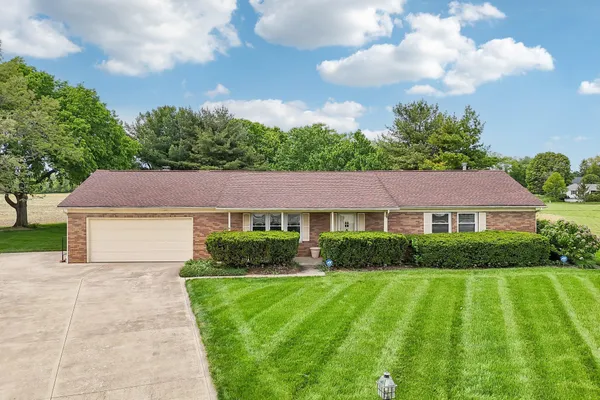 $385,000 | 676 Fairlawn Drive, Circleville, OH 43113
