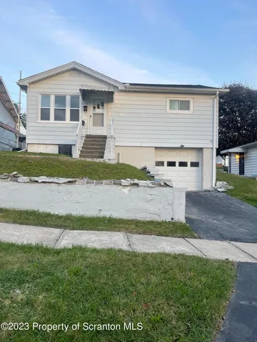 $1,900 | 503 Smith Street, Dunmore, PA 18512