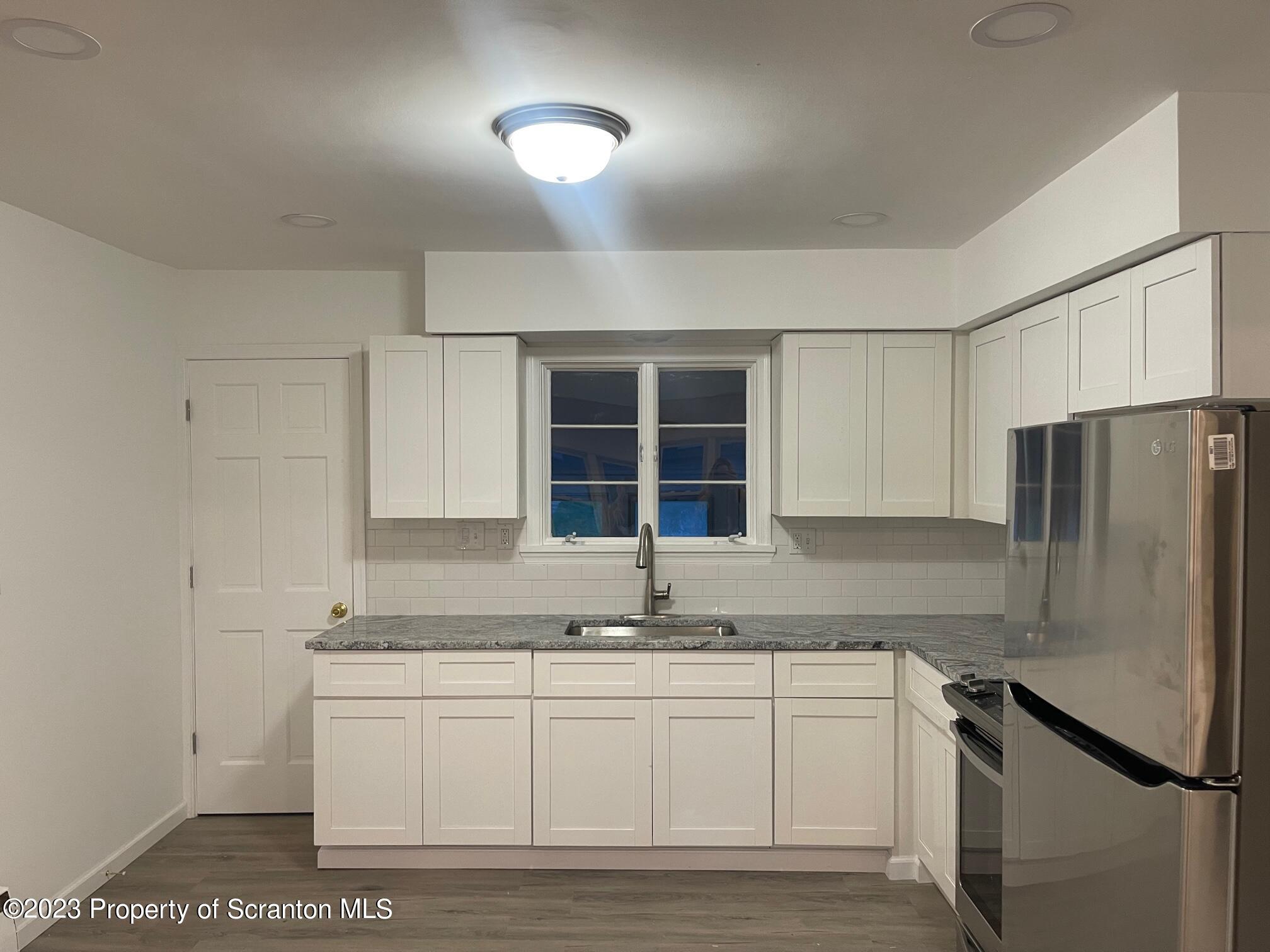 503 Smith Street Dunmore, PA 18512 - Photo 6 of 15 IMG_7964