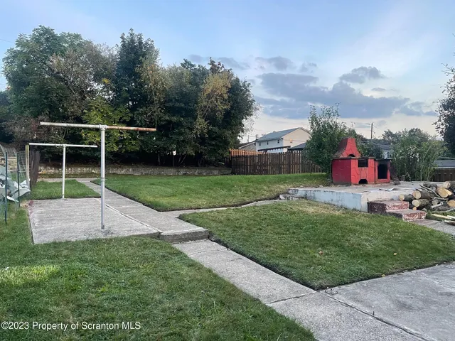 $1,900 | 503 Smith Street, Dunmore, PA 18512