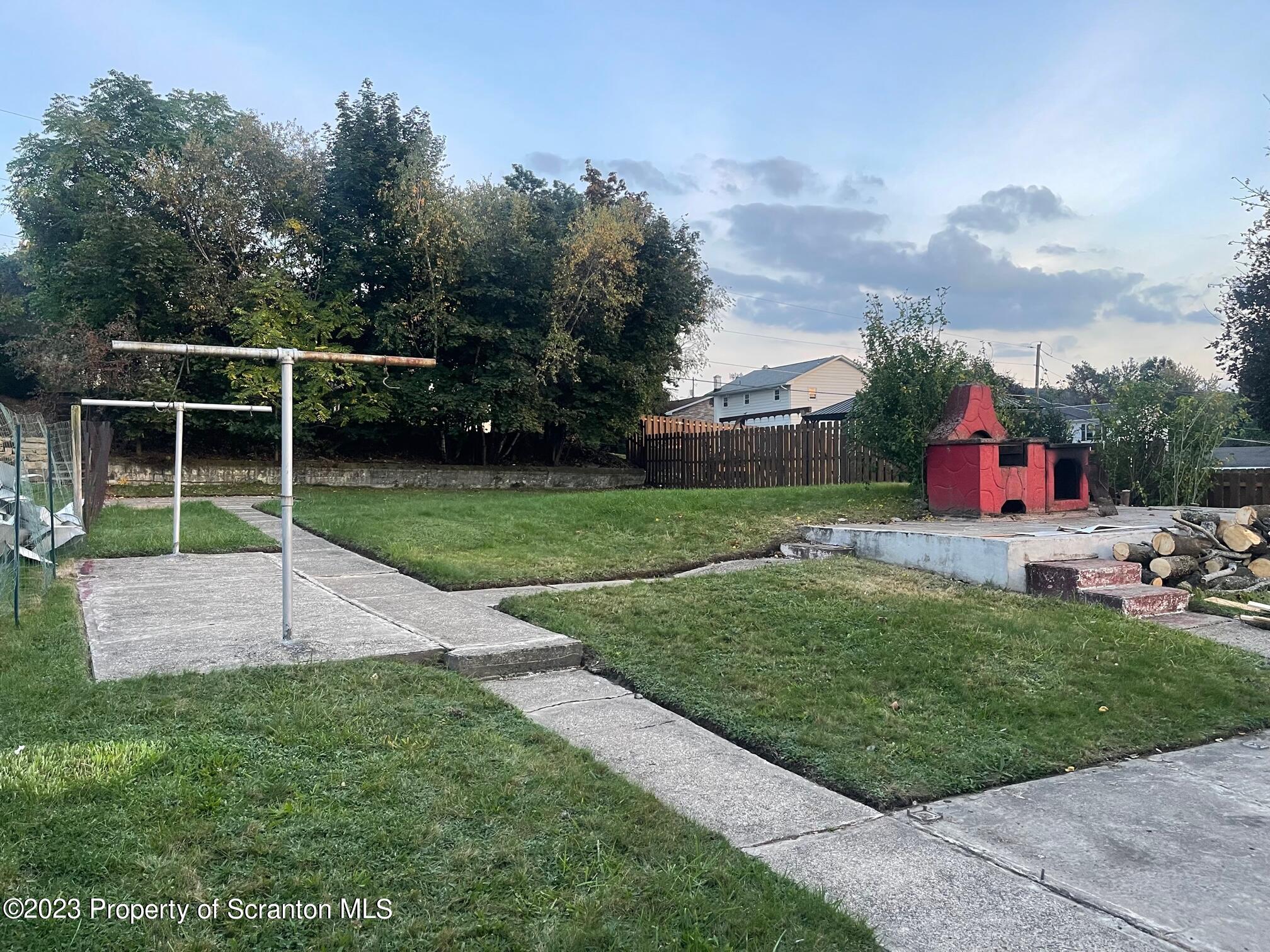 503 Smith Street Dunmore, PA 18512 - Photo 9 of 15 IMG_7951