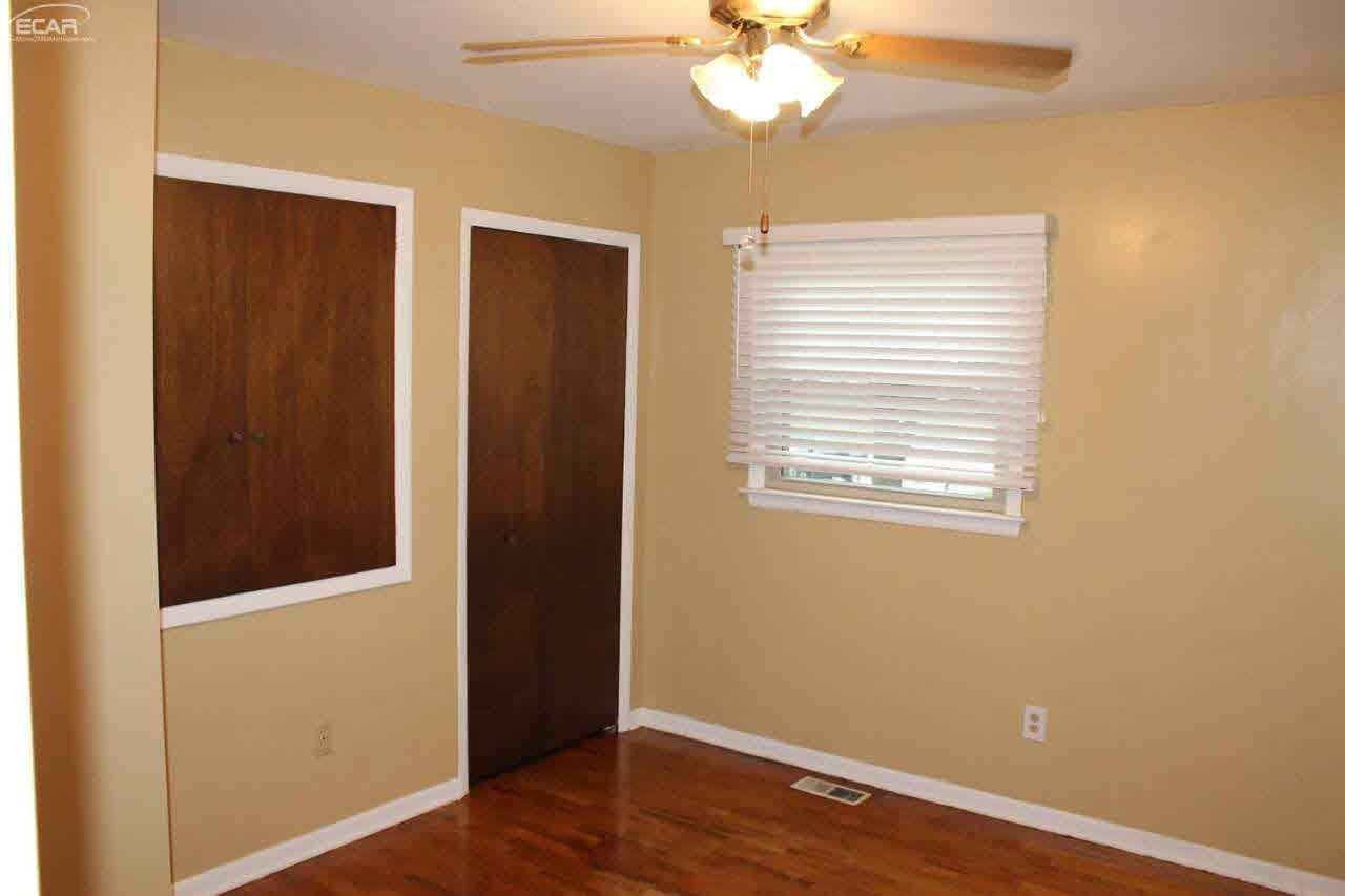 1488 North Dye Road Flint, MI 48532 - Photo 12 of 28 21203791-11.JPG
