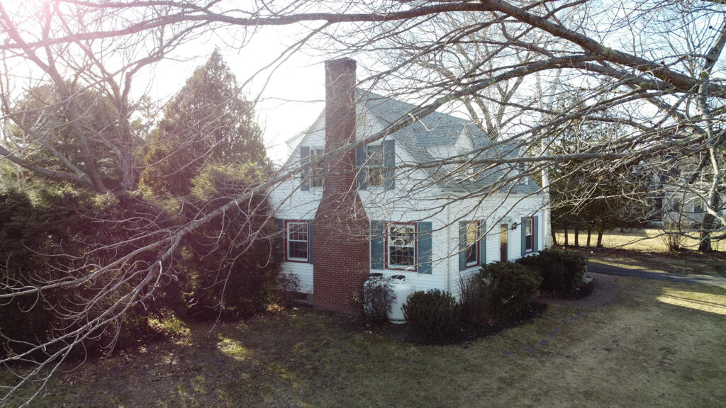 40 North Road Yarmouth, ME 04096 - Photo 32 of 37 5