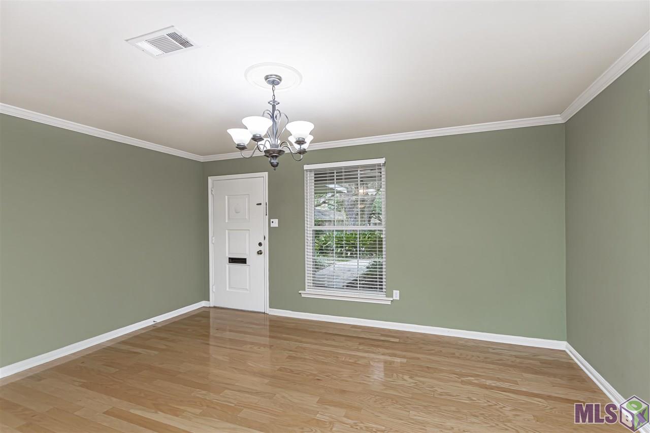 10399 Firelight Avenue Baton Rouge, LA 70815 - Photo 20 of 34 Returning to Bedroom Wing