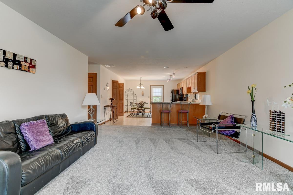 1811 Plover Road Springfield, IL 62711 - Photo 6 of 27 Gallery Image 6