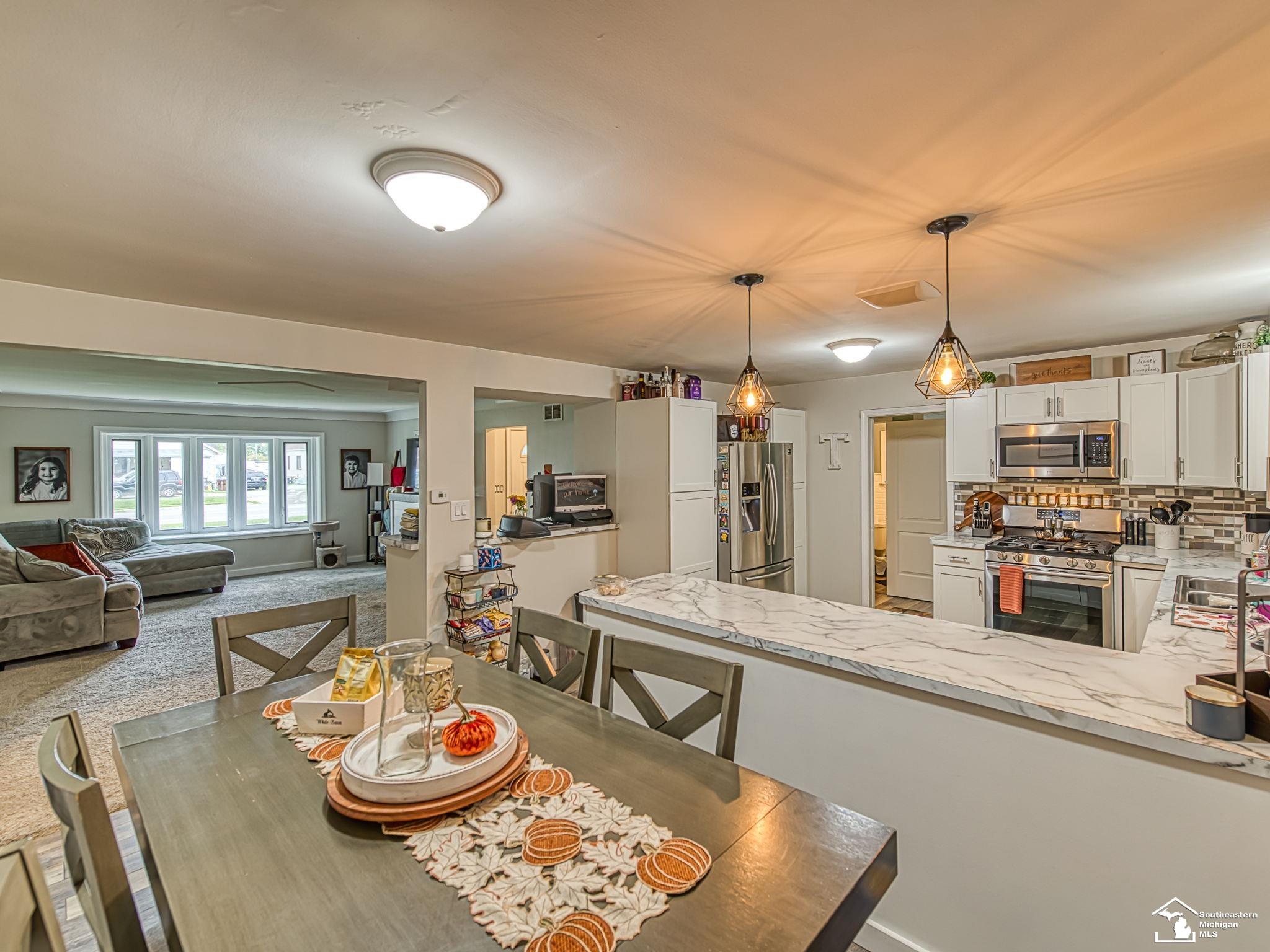 1942 South Custer Road Monroe, MI 48161 - Photo 6 of 26
