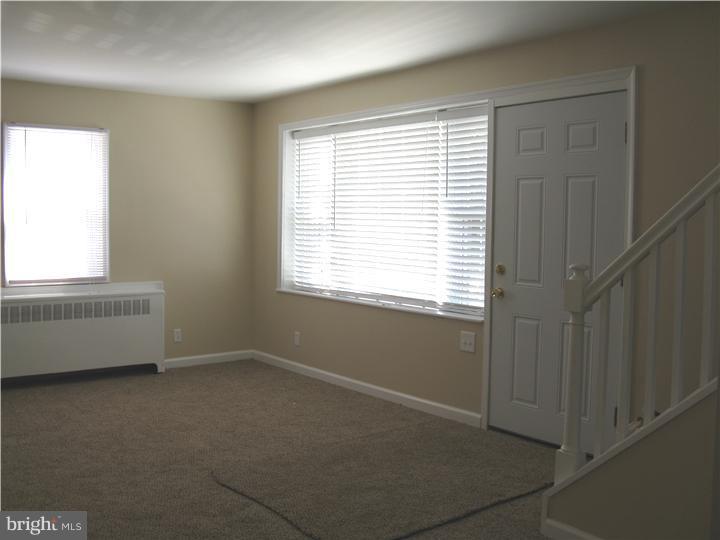 809 Springfield Road Aldan, PA 19018 - Photo 3 of 13 Living Room