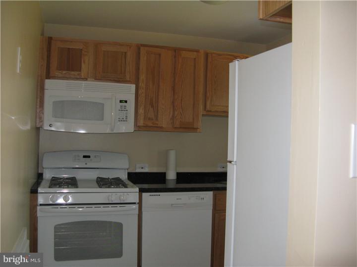 809 Springfield Road Aldan, PA 19018 - Photo 5 of 13 Kitchen