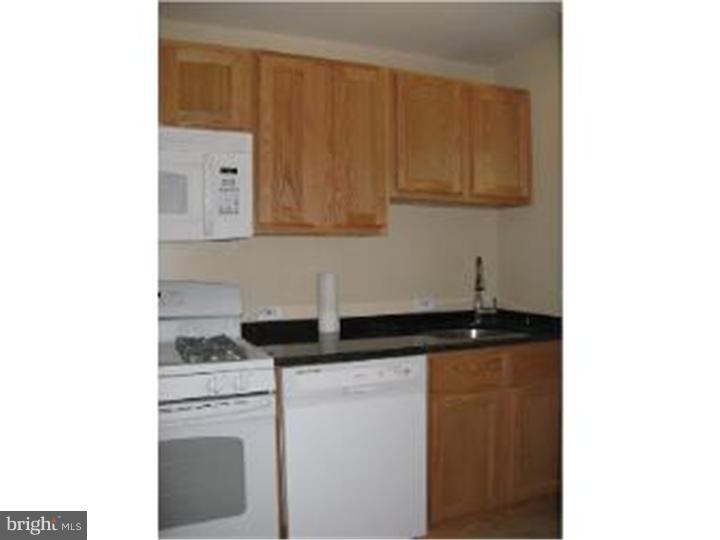 809 Springfield Road Aldan, PA 19018 - Photo 6 of 13 Kitchen