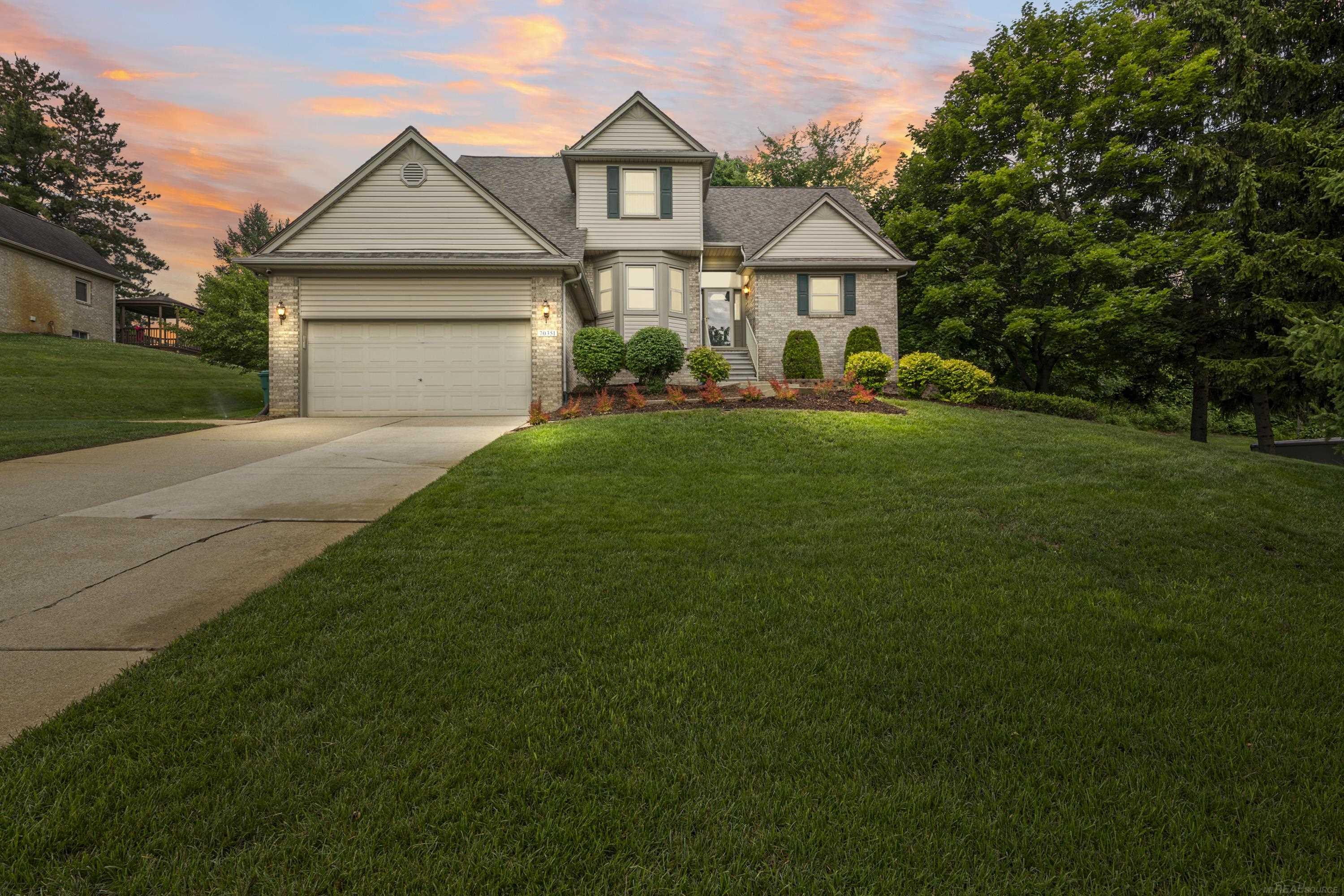 70351 Hillside Court Romeo, MI 48065 - Photo 4 of 46