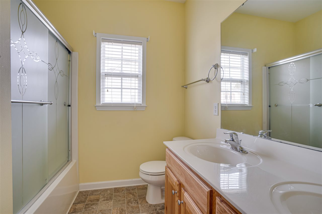 1401 Tawny View Lane Raleigh, NC 27603 - Photo 21 of 30 guest/shared bathroom 2