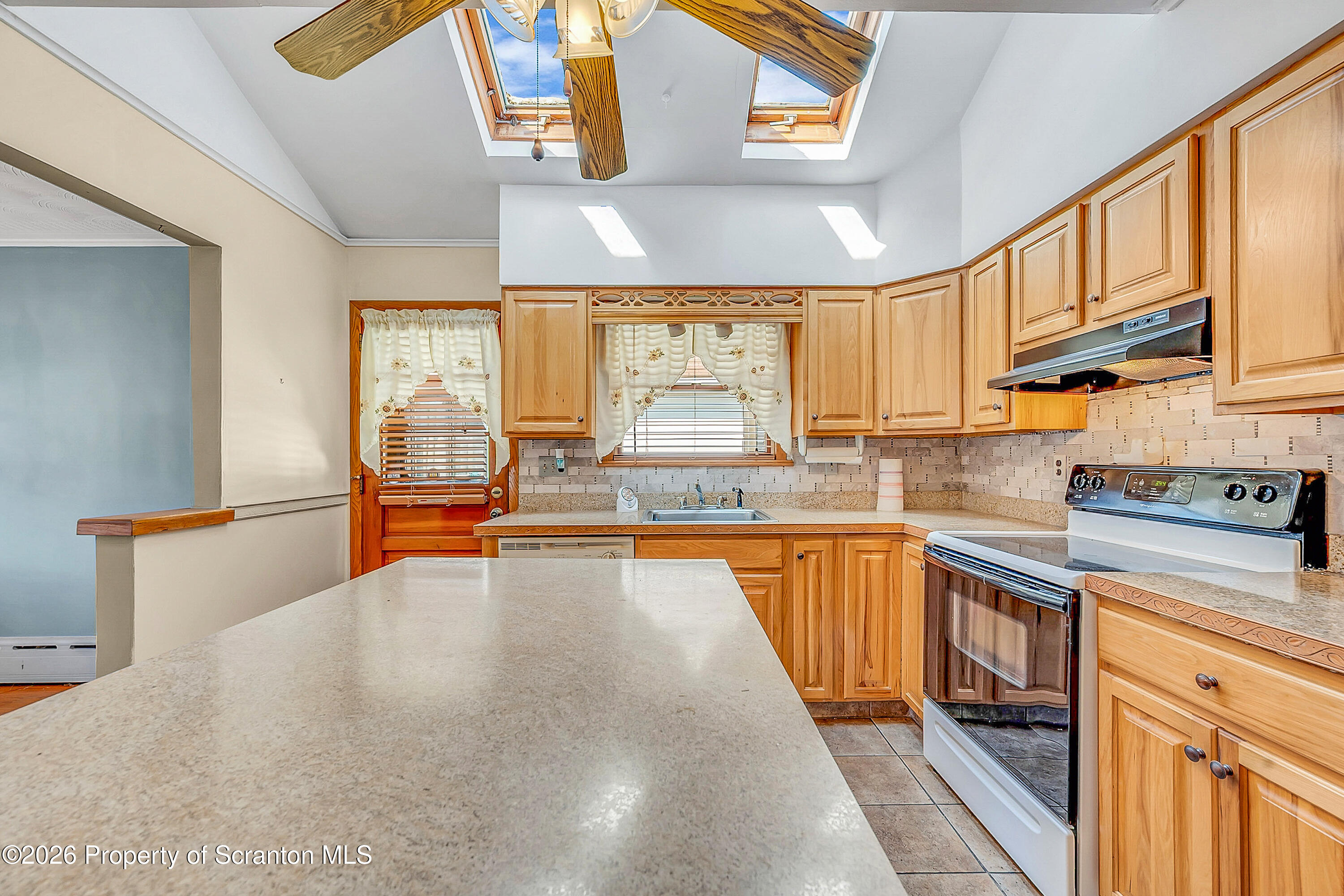 326 Main Street Eynon, PA 18403 - Photo 10 of 43 Main-16