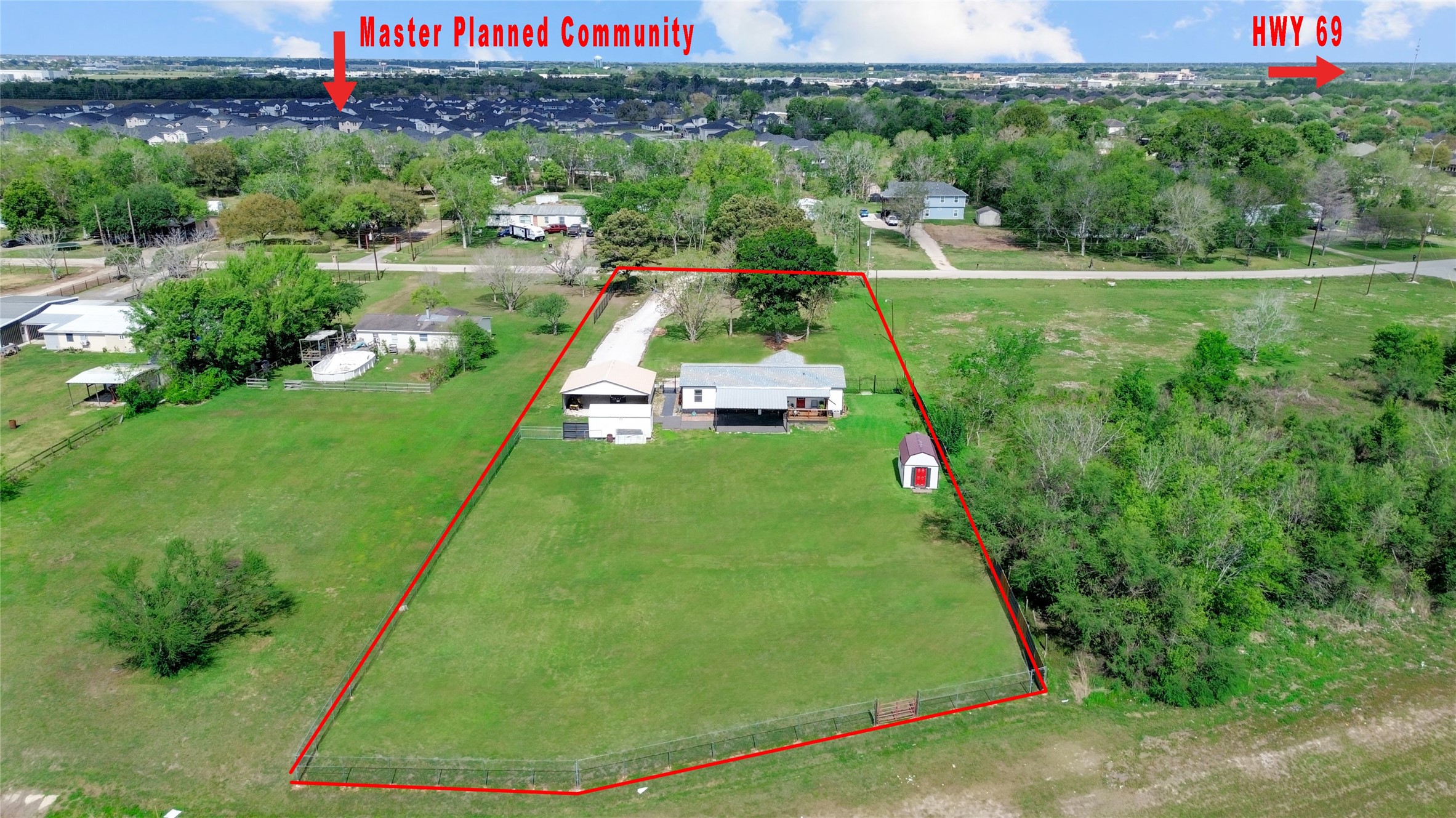 2811 Pisces Street Rosenberg, TX 77469 - Photo 2 of 34 Easy access to Highway 69 for convenient commuting.